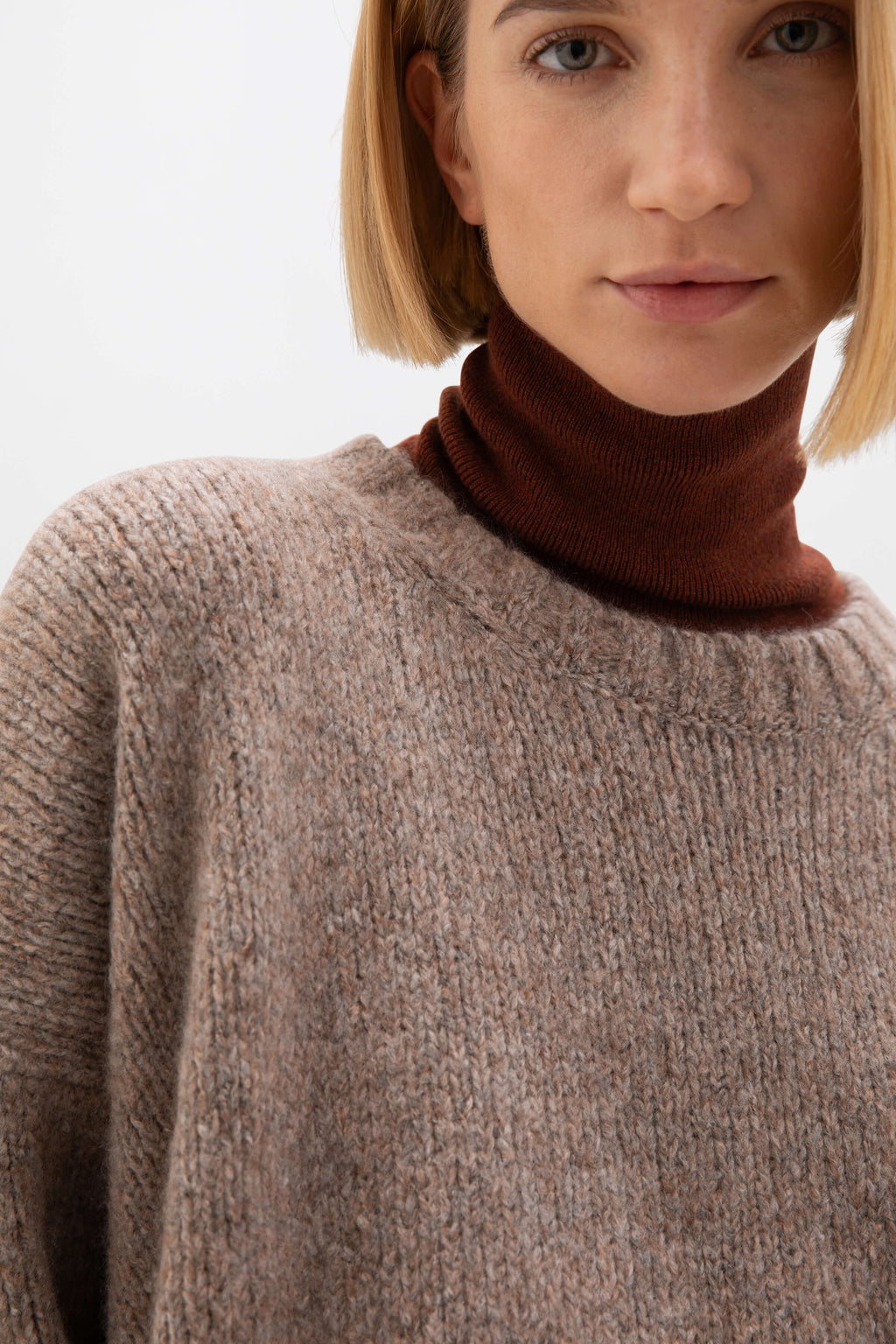 Johnstons of Elgin - Brown Cashmere Silk Bouclé Jumper