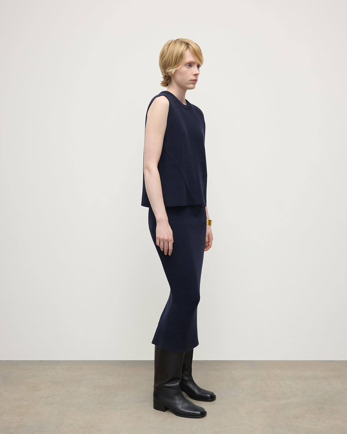 Johnstons of Elgin - Cashmere Dark Navy Midi Skirt
