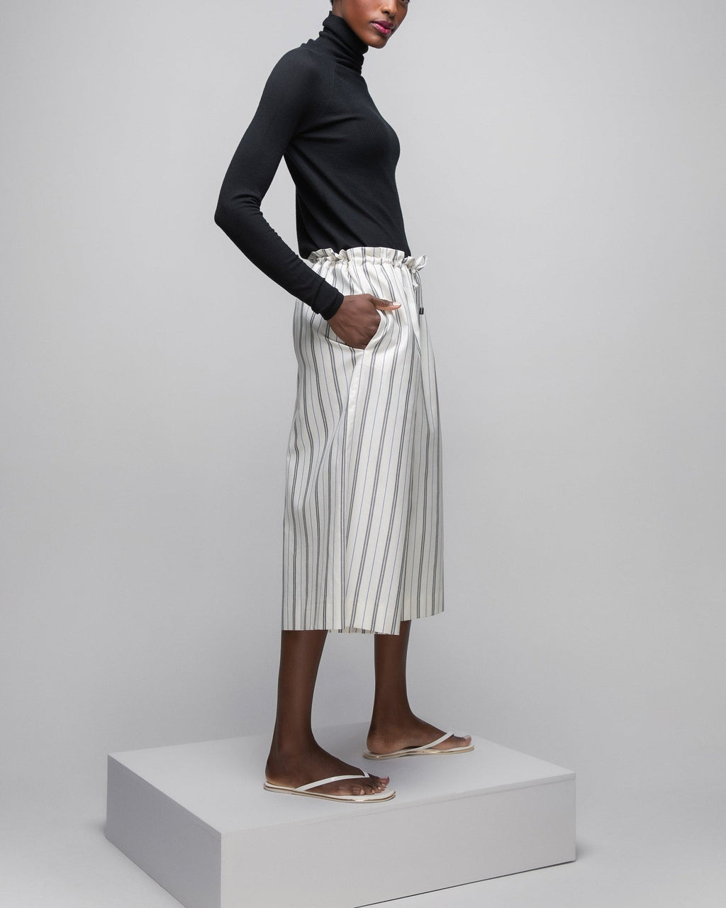 Johnstons of Elgin - Gathered Waist Cropped Stripe Trousers