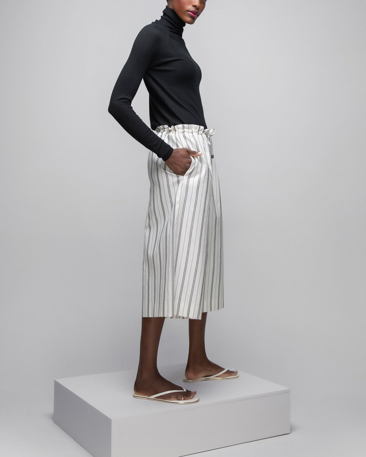 Johnstons of Elgin - Gathered Waist Cropped Stripe Trousers