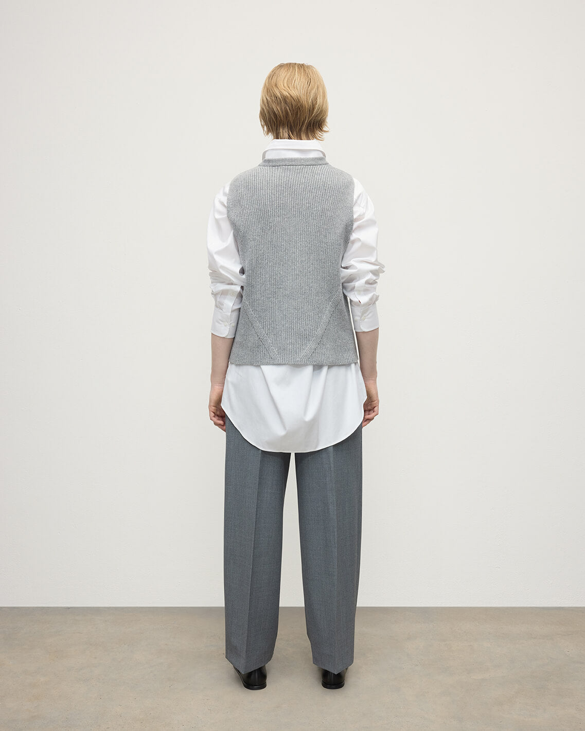 Johnstons of Elgin - Sleeveless Light Grey Cashmere Tank Top