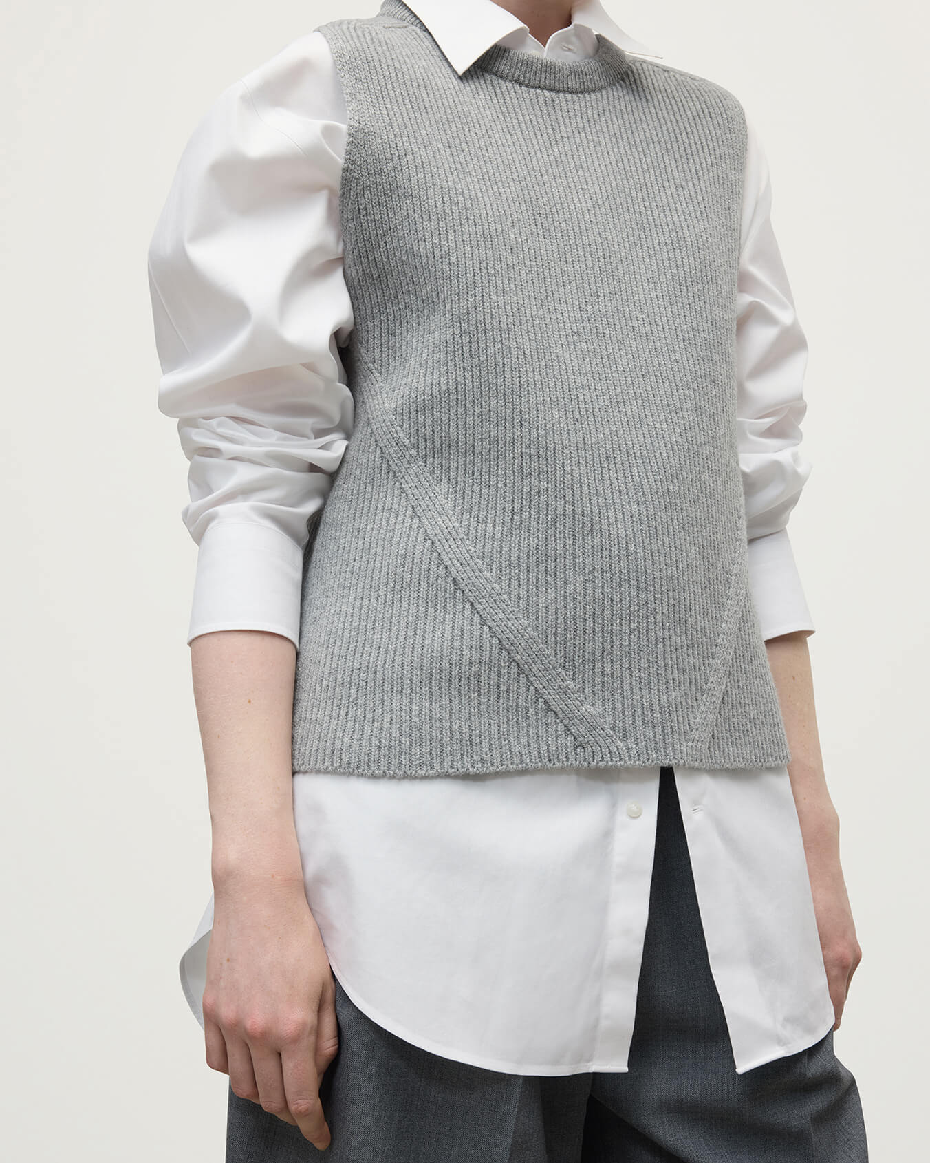 Johnstons of Elgin - Sleeveless Light Grey Cashmere Tank Top