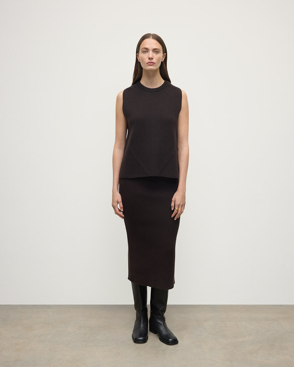 Johnstons of Elgin - Sleeveless Dark Brown Cashmere Tank Top