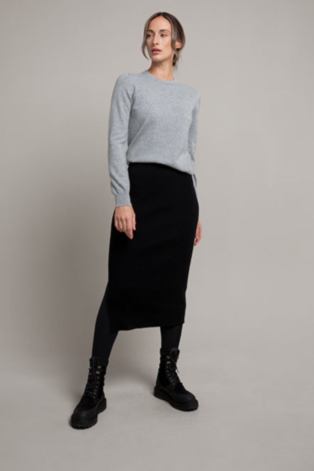 Johnstons of Elgin - Black Ribbed Cashmere Tube Skirt