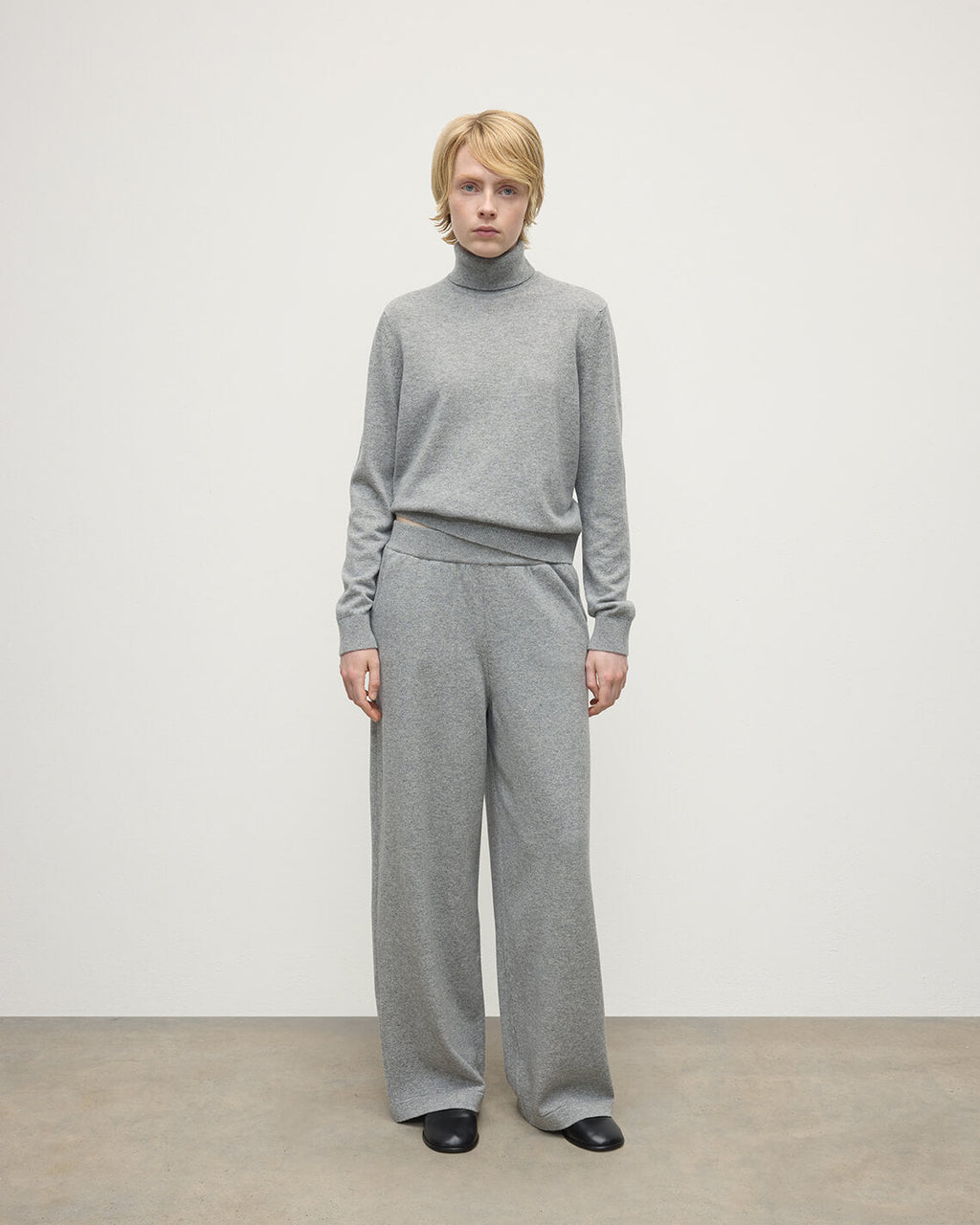 Johnstons of Elgin - Wide Leg Light Grey Cashmere Trousers