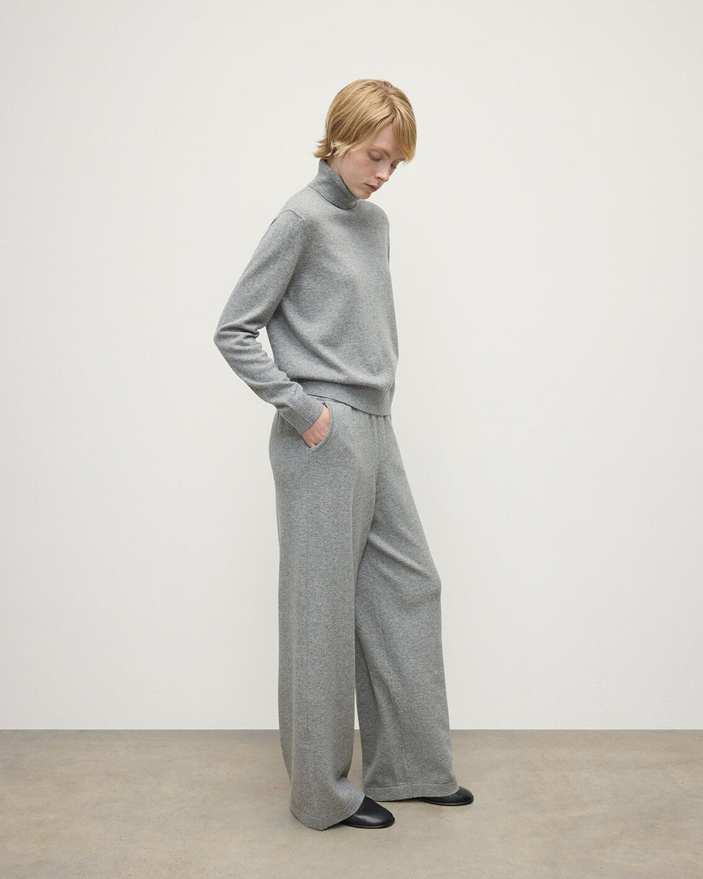 Johnstons of Elgin - Wide Leg Light Grey Cashmere Trousers