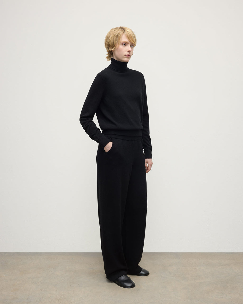 Johnstons of Elgin - Wide Leg Black Cashmere Trousers