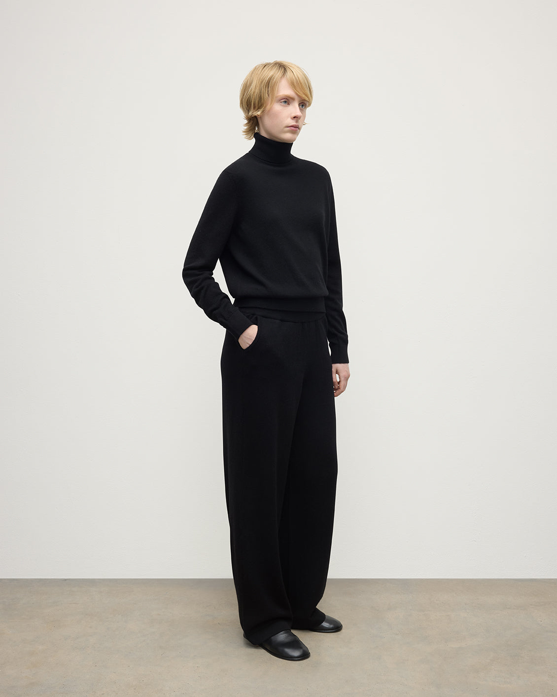 Johnstons of Elgin - Wide Leg Black Cashmere Trousers