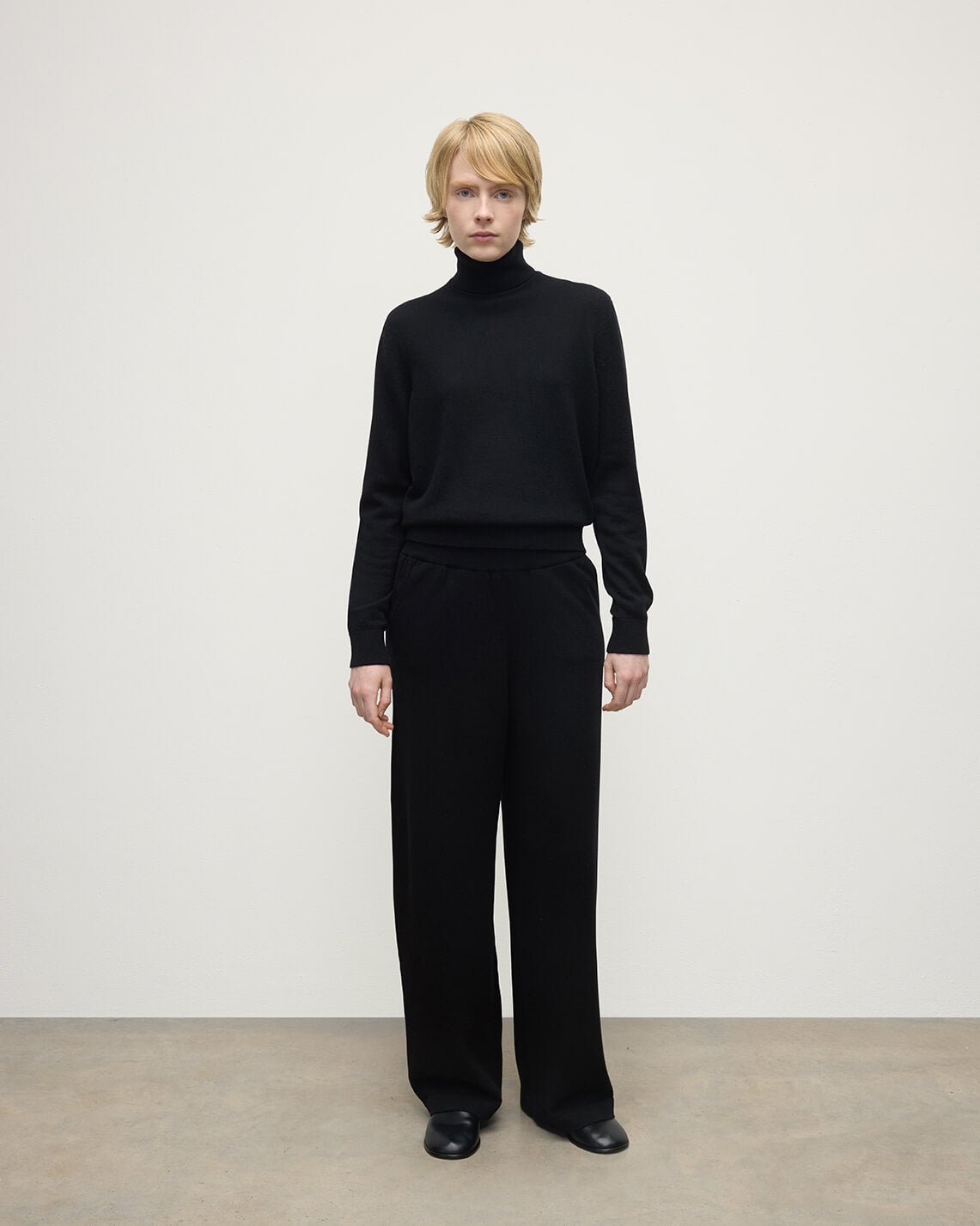 Johnstons of Elgin - Wide Leg Black Cashmere Trousers