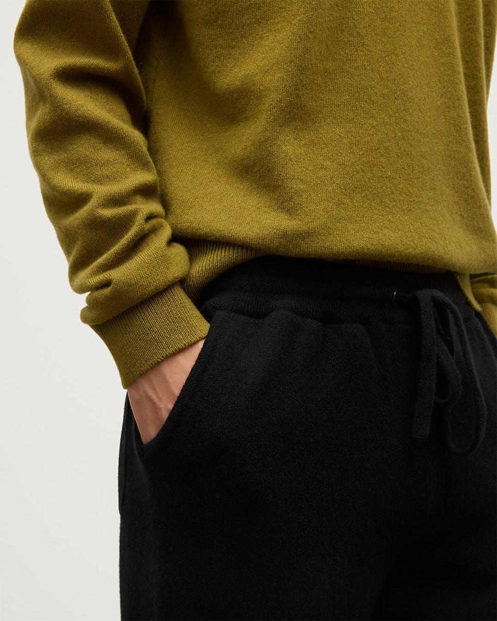Johnstons of Elgin - Kirk Black Cashmere Sweatpants