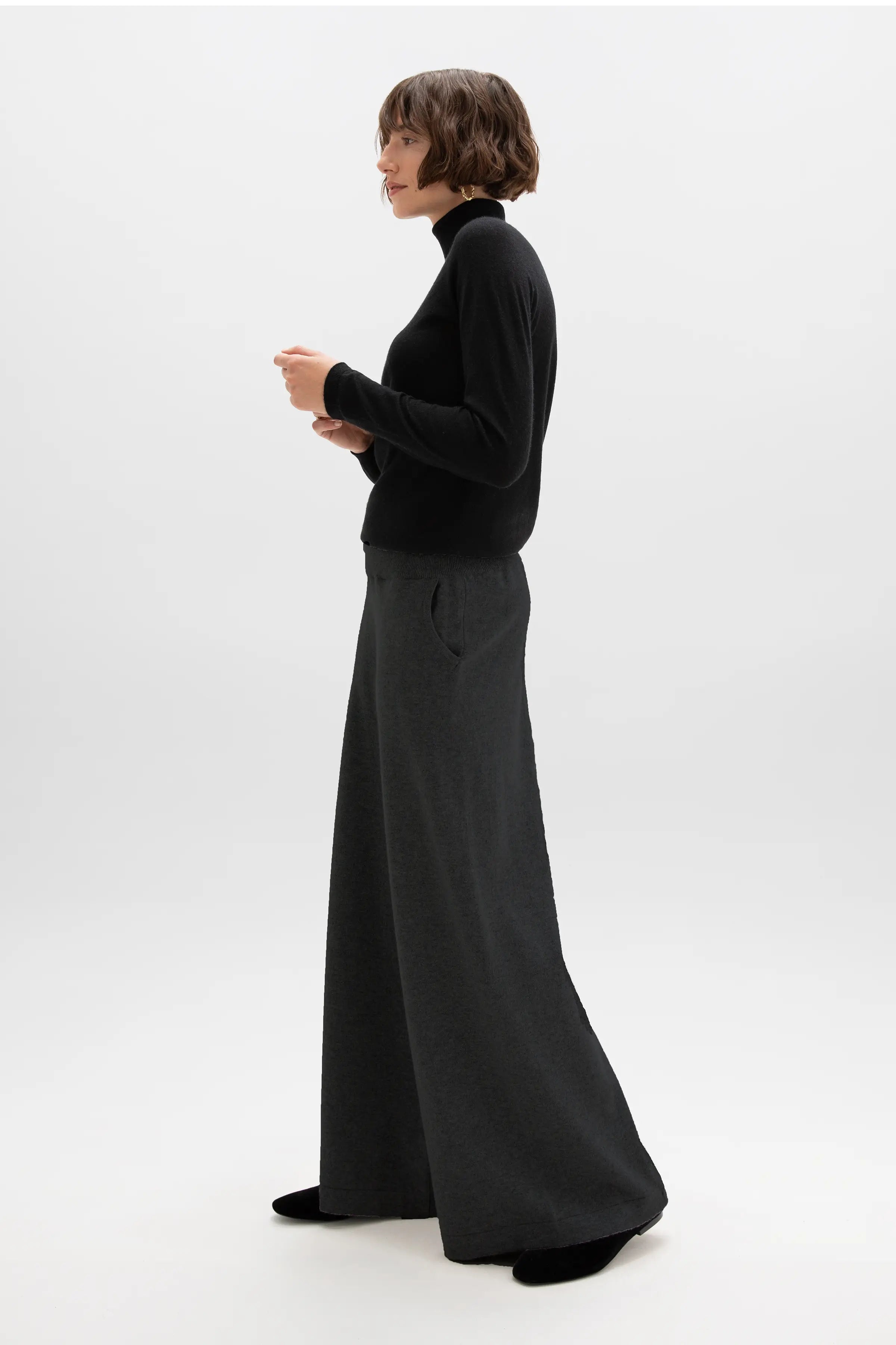 Johnstons of Elgin - Black Cashmere Trousers