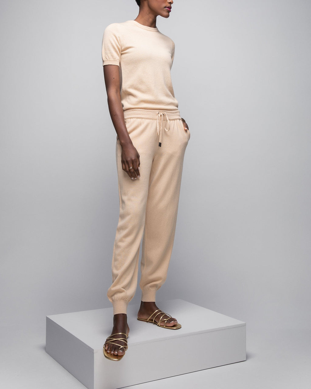 Johnstons of Elgin - Women's Cashew Performance Cashmere Joggers
