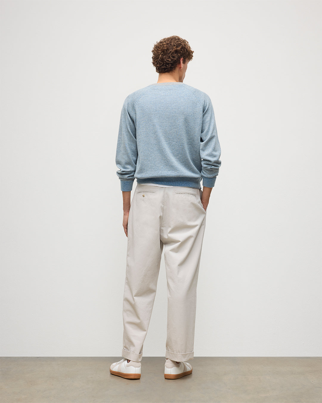 Johnstons of Elgin - Beach Blue Cashmere Sweatshirt