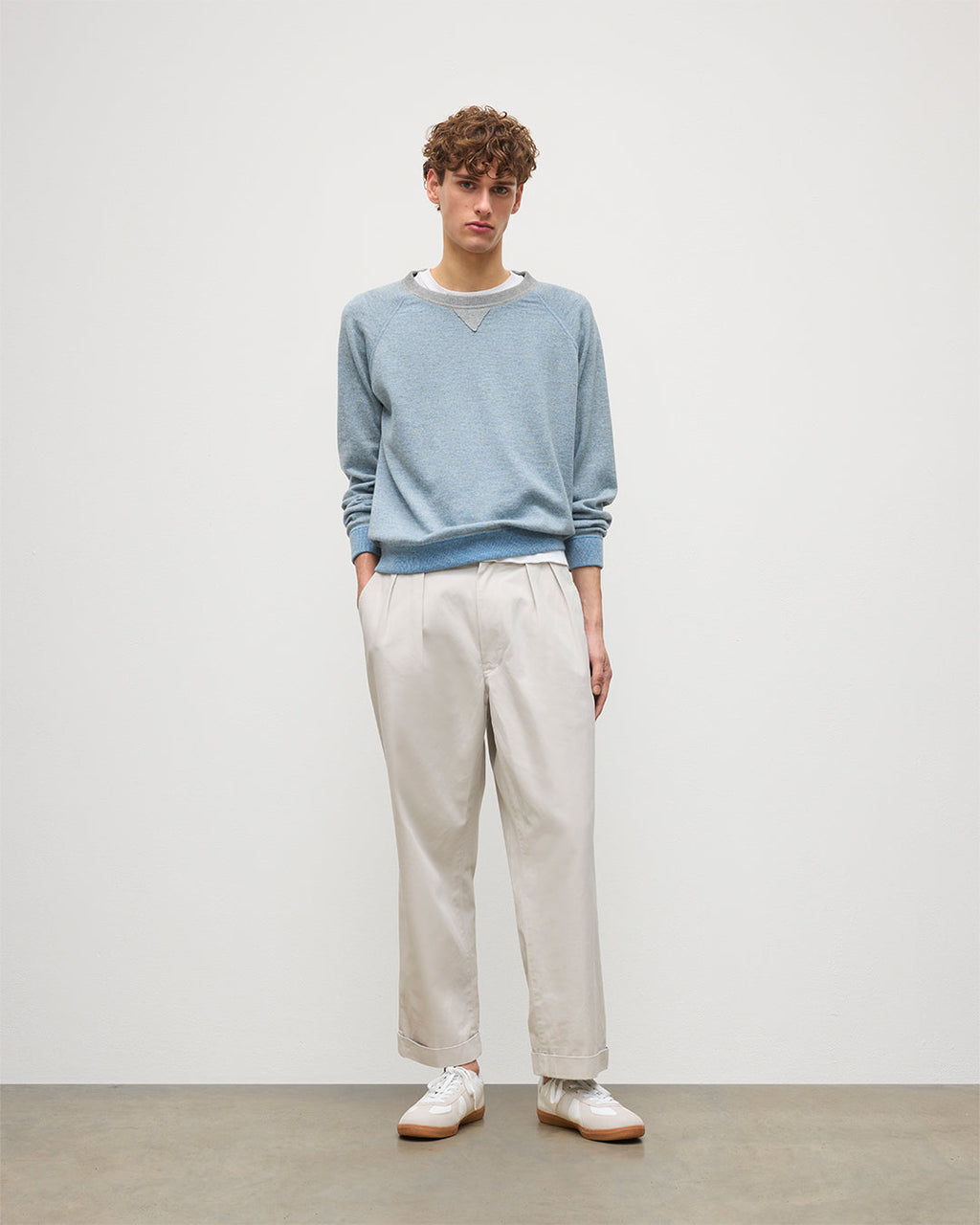 Johnstons of Elgin - Beach Blue Cashmere Sweatshirt