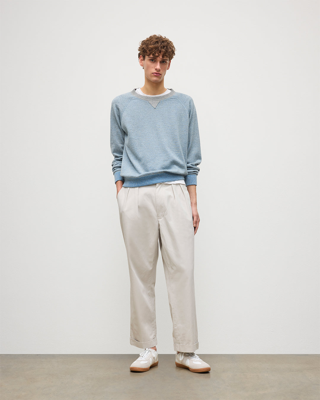 Johnstons of Elgin - Beach Blue Cashmere Sweatshirt