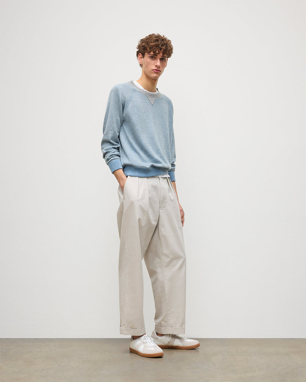 Johnstons of Elgin - Beach Blue Cashmere Sweatshirt