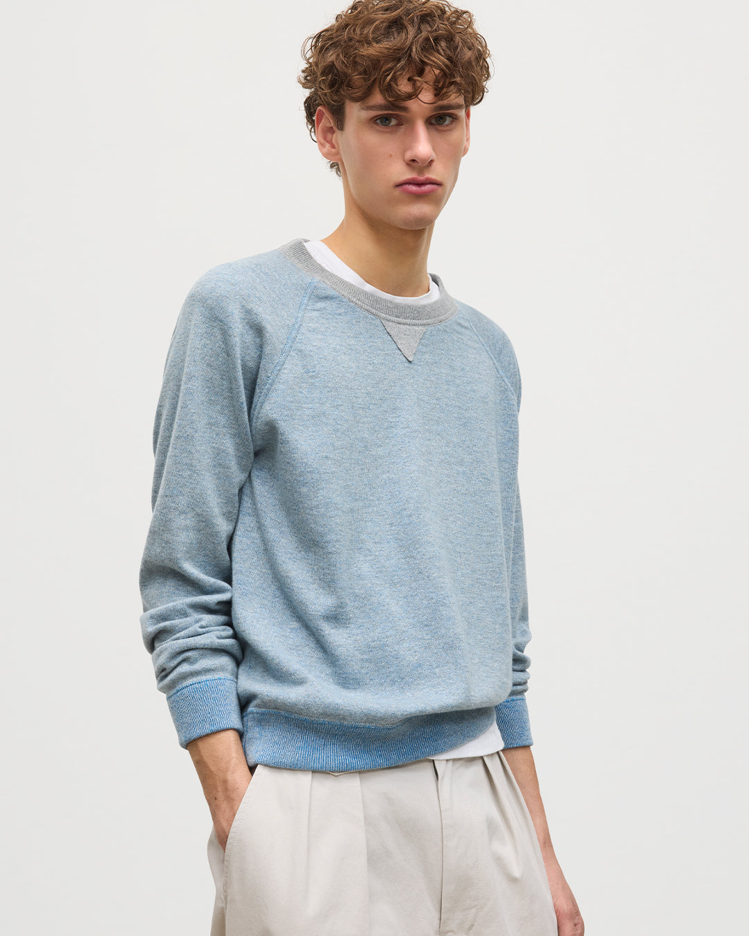 Johnstons of Elgin - Beach Blue Cashmere Sweatshirt
