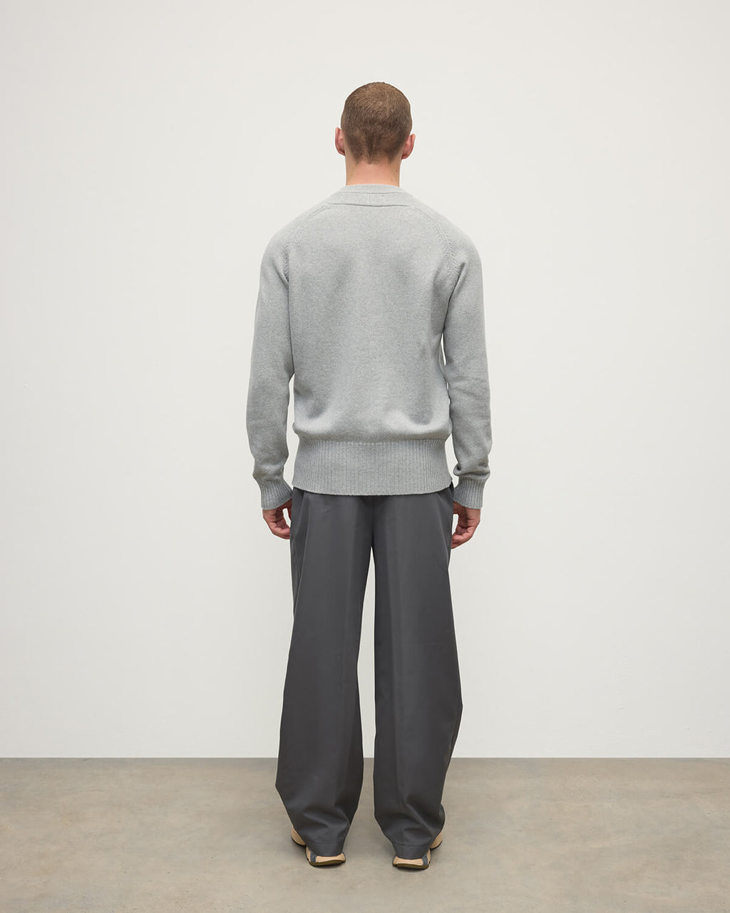 Johnstons of Elgin - Superfine Merino Relaxed Light Grey Jumper
