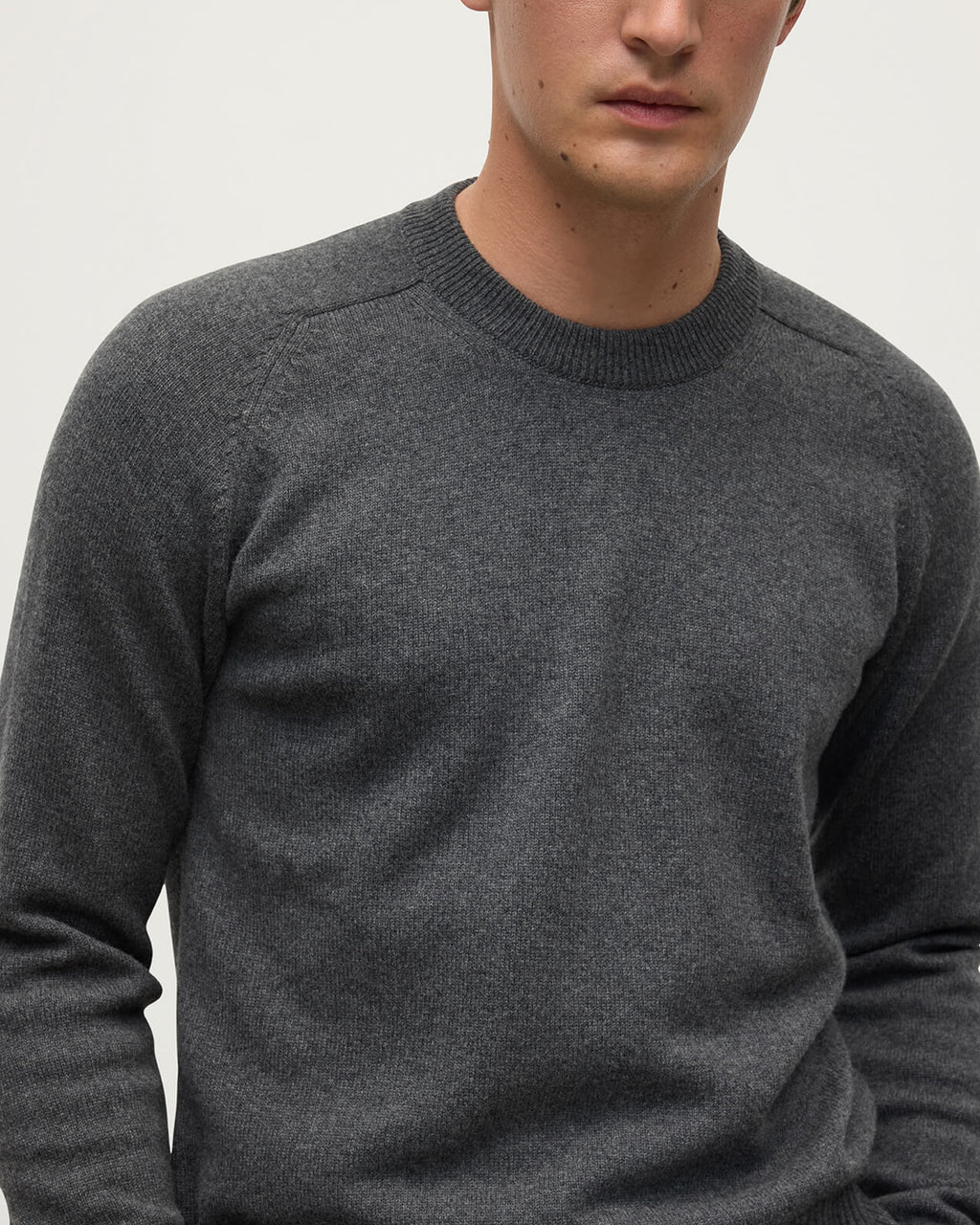 Johnstons of Elgin - Superfine Merino Relaxed Dark Grey Jumper