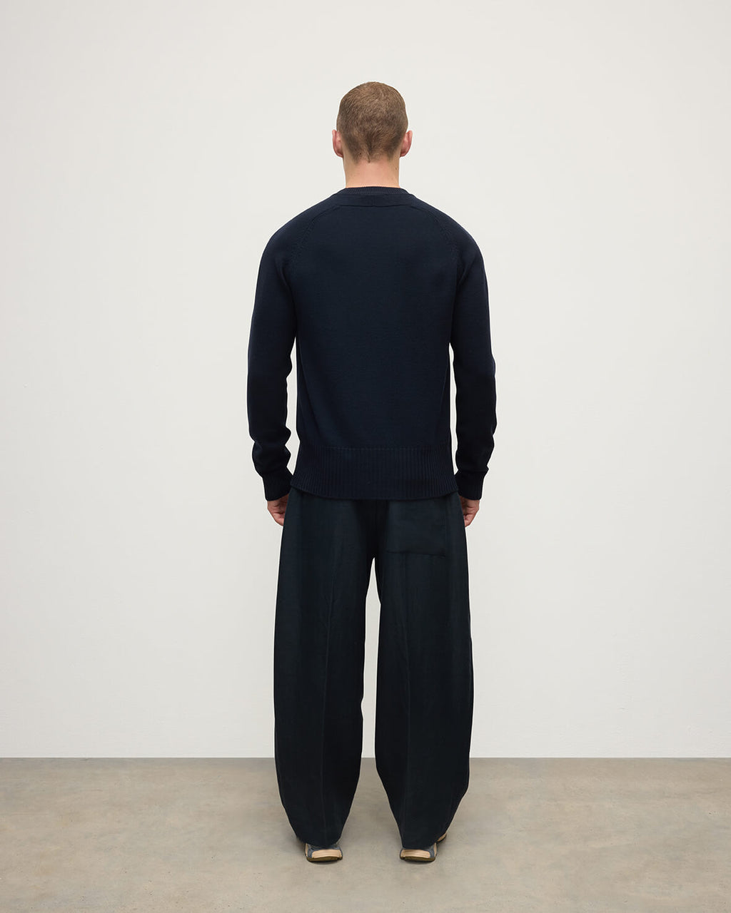 Johnstons of Elgin - Superfine Merino Relaxed Dark Navy Jumper