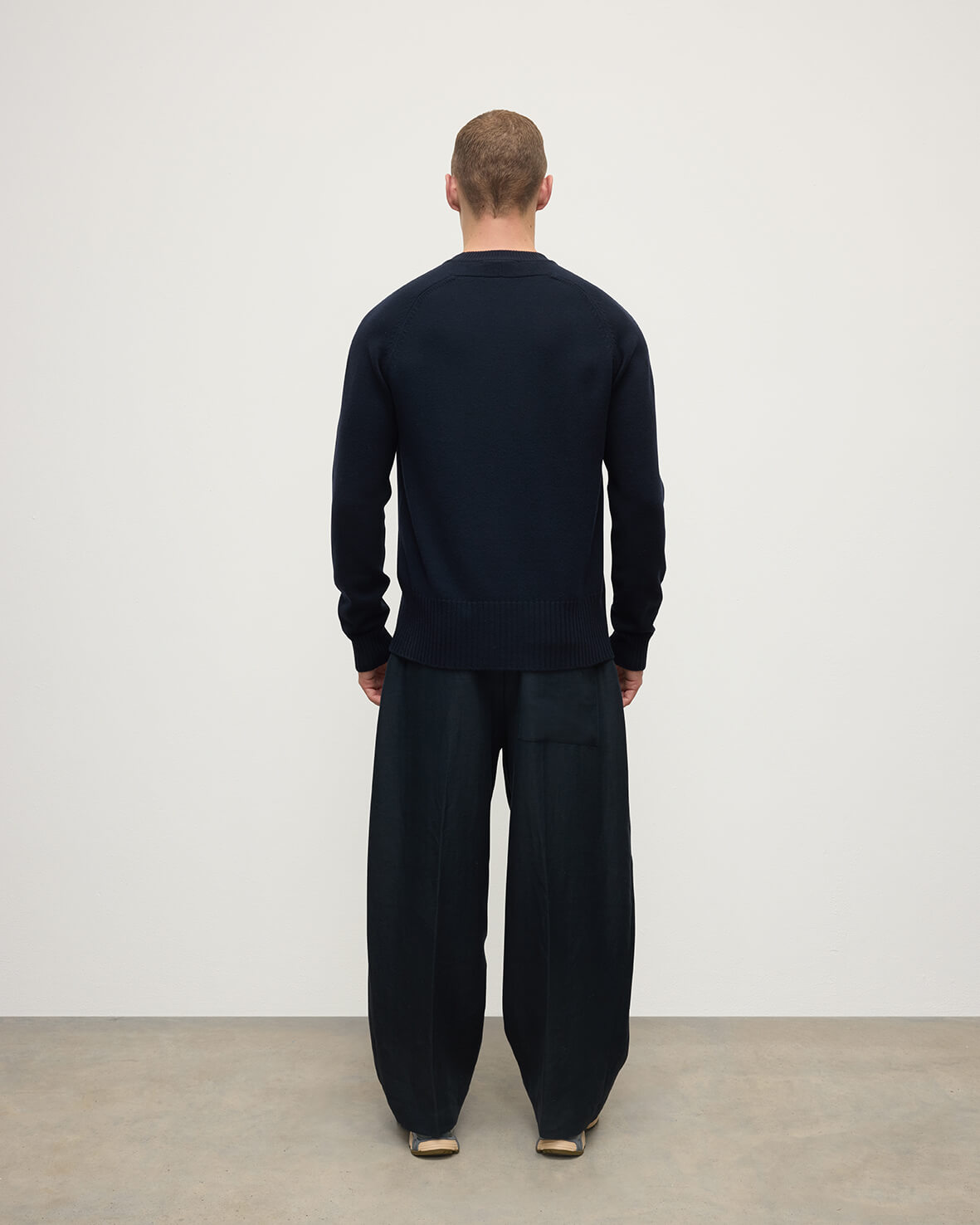 Johnstons of Elgin - Superfine Merino Relaxed Dark Navy Jumper