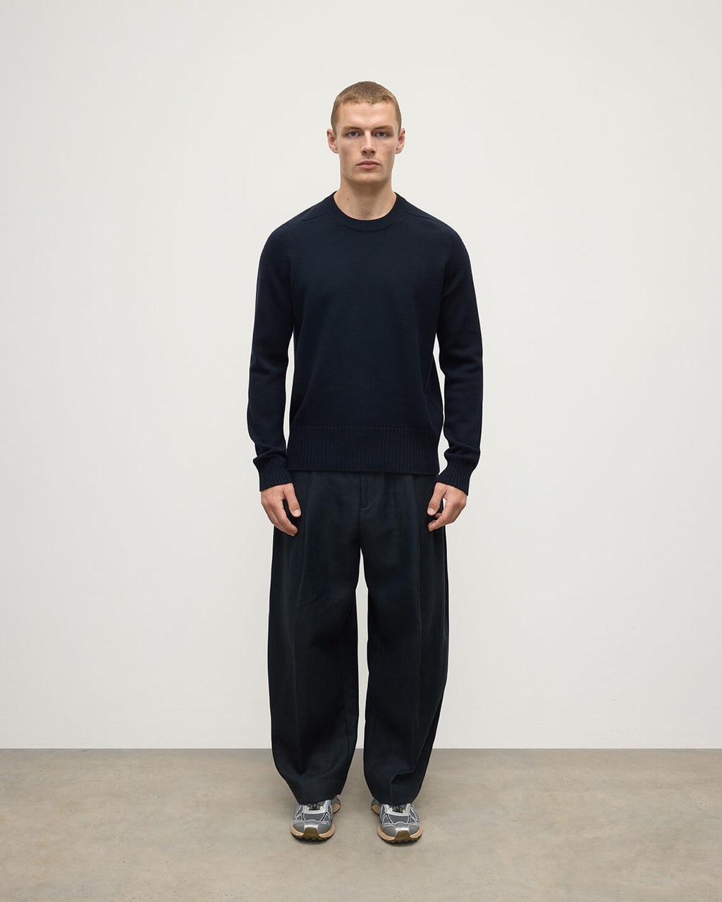 Johnstons of Elgin - Superfine Merino Relaxed Dark Navy Jumper