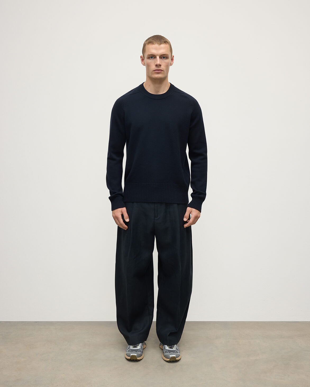 Johnstons of Elgin - Superfine Merino Relaxed Dark Navy Jumper