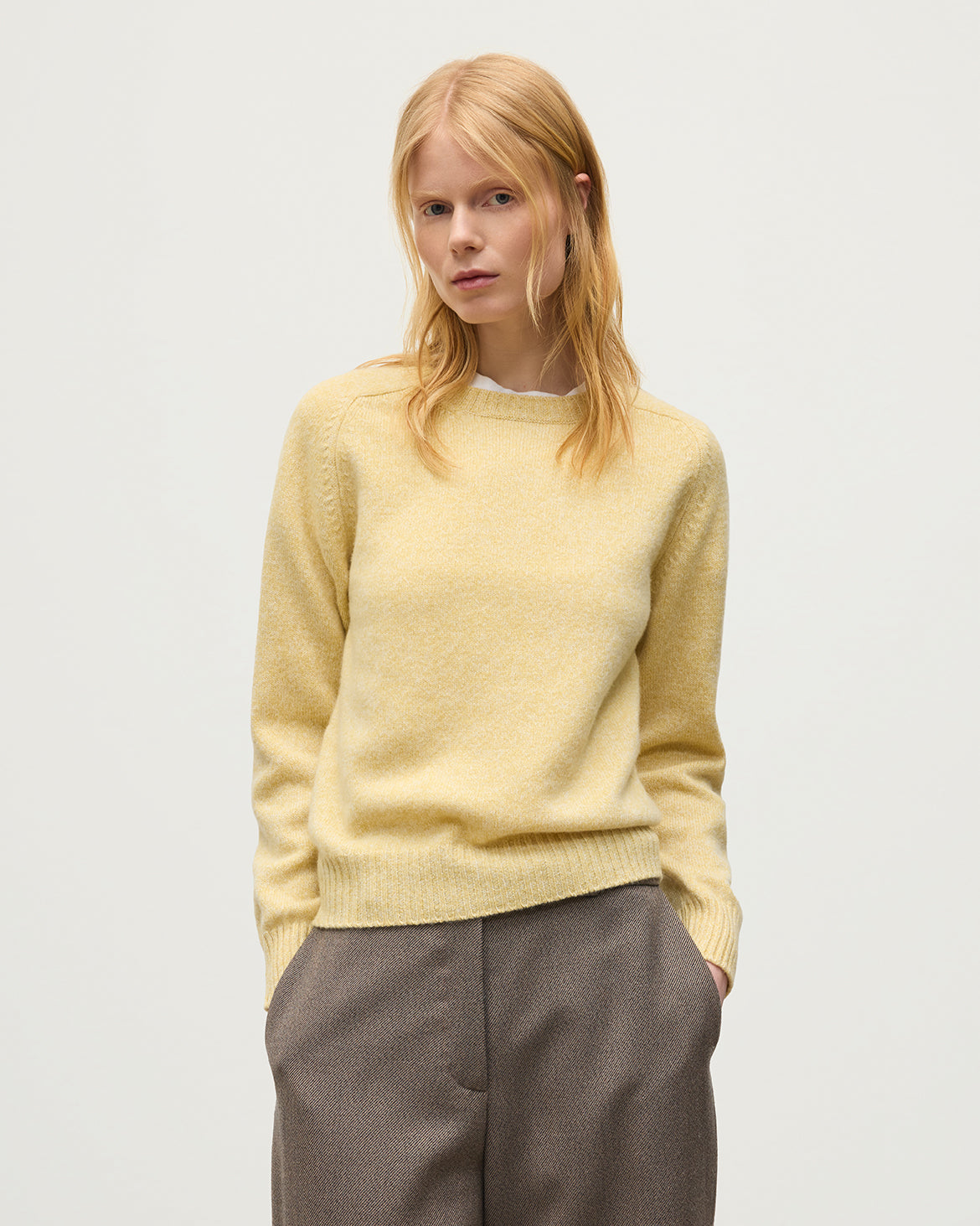 Johnstons of Elgin - Blyth Yellow Lambswool Jumper