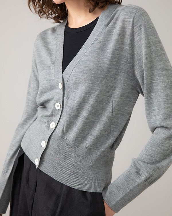 Johnstons of Elgin - Women's Light Grey Superfine Merino Cropped Cardigan