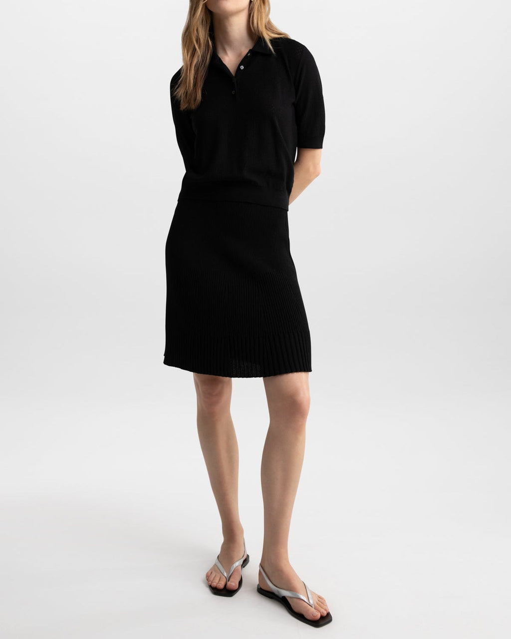 Johnstons of Elgin - Black Ribbed Extra Fine Merino Short Skirt