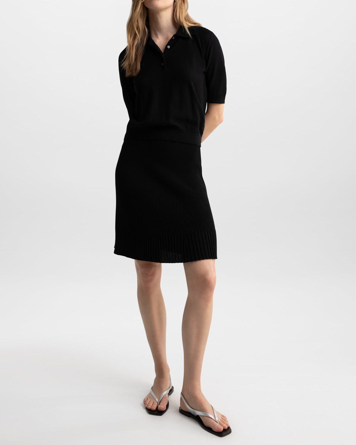 Johnstons of Elgin - Black Ribbed Extra Fine Merino Short Skirt