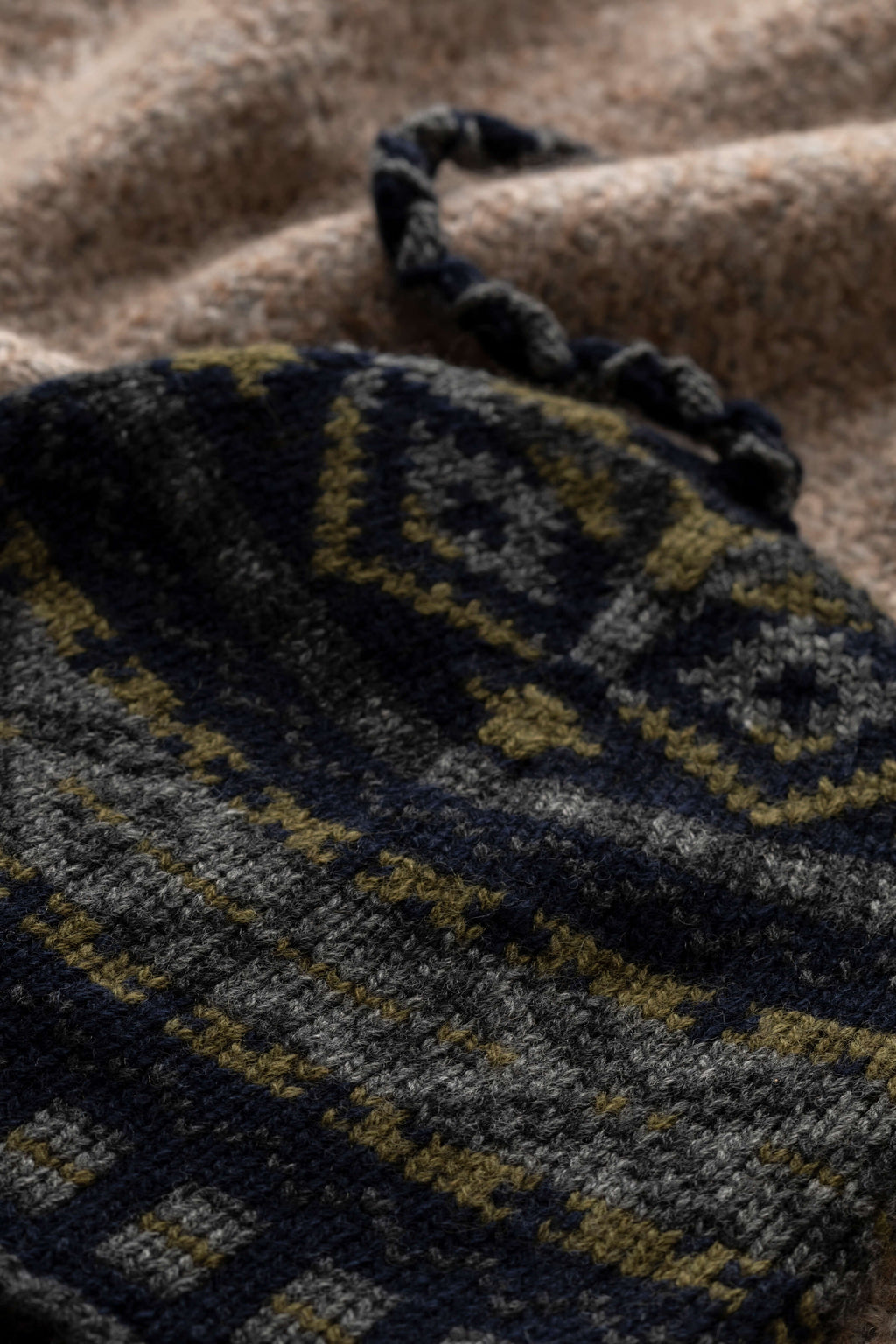 Johnstons of Elgin - Children's Cashmere Dark Navy Fairisle Beanie