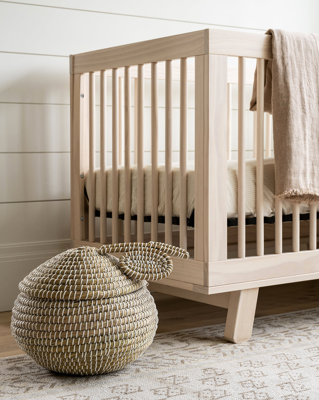 McGee & Co - Hudson Convertible Crib with Toddler Bed Conversion Kit