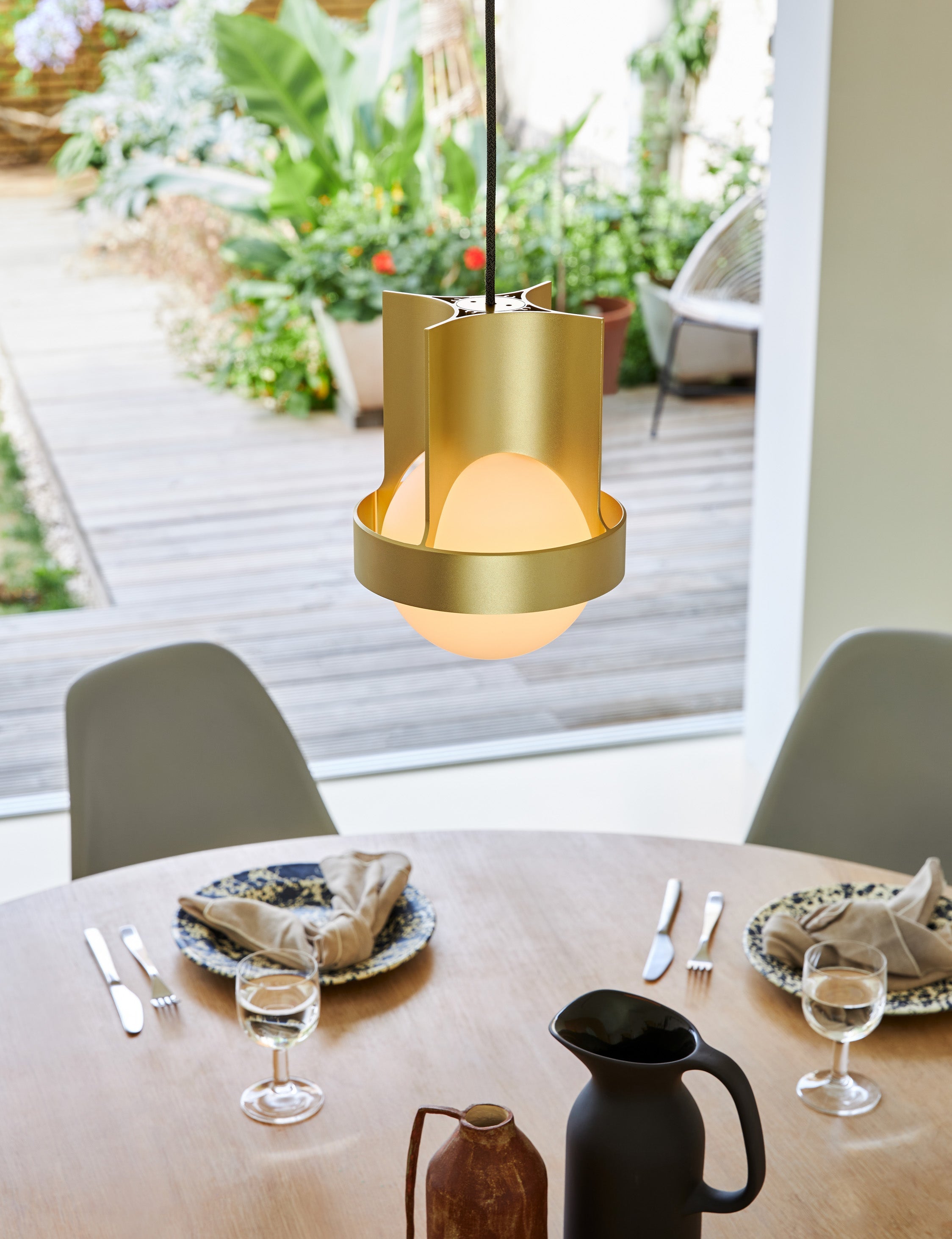 Lulu and Georgia - Loop Pendant Light with Sphere IV by Tala
