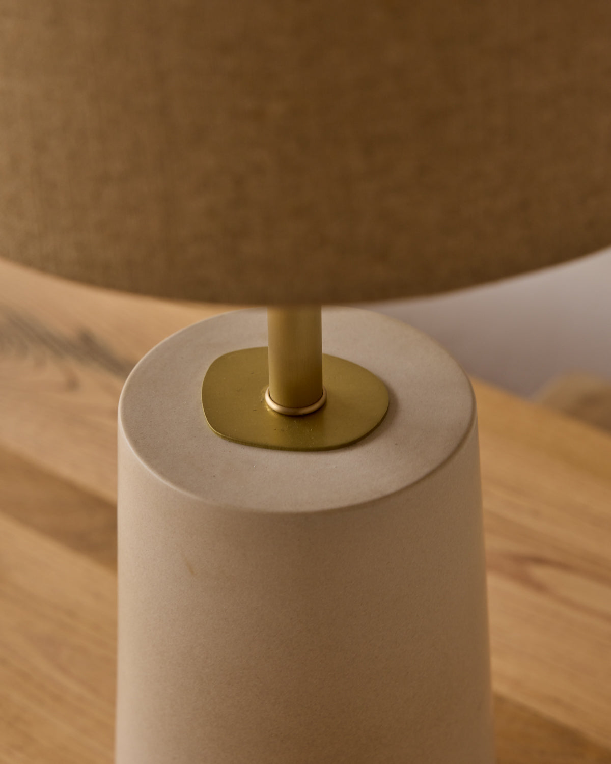 Lostine - Layla Ceramic Table Lamp