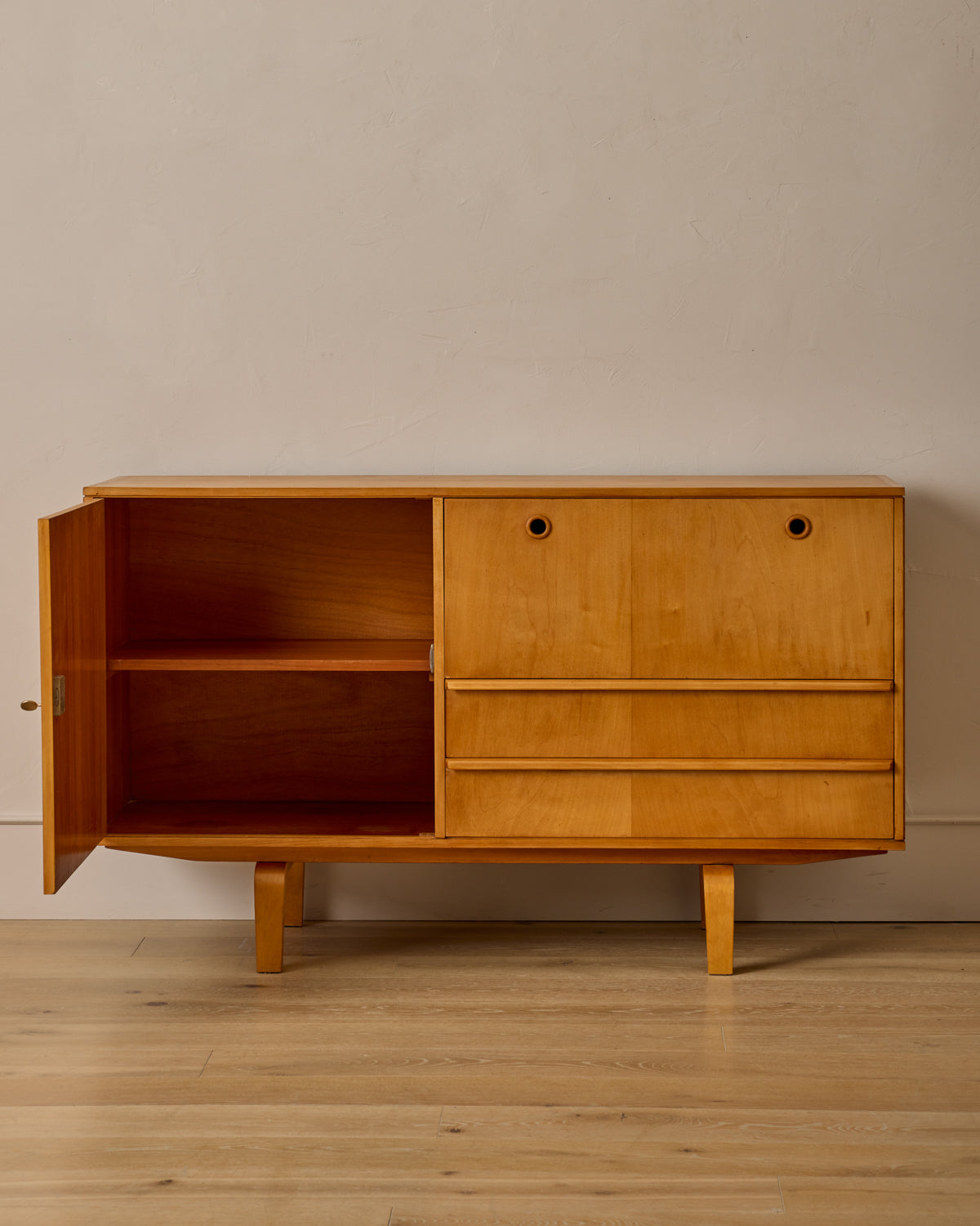 Lostine - Sideboard by Cor Alons