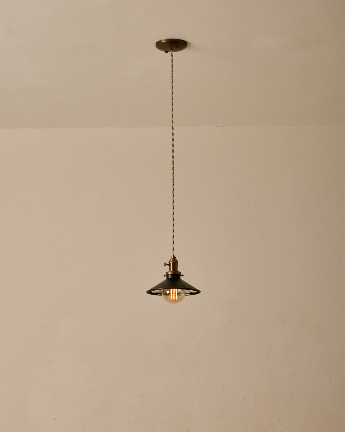 Lostine - Classic Mirror Pendant