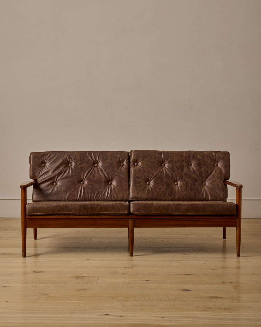 Lostine - Mid - Century Tufted Leather Sofa