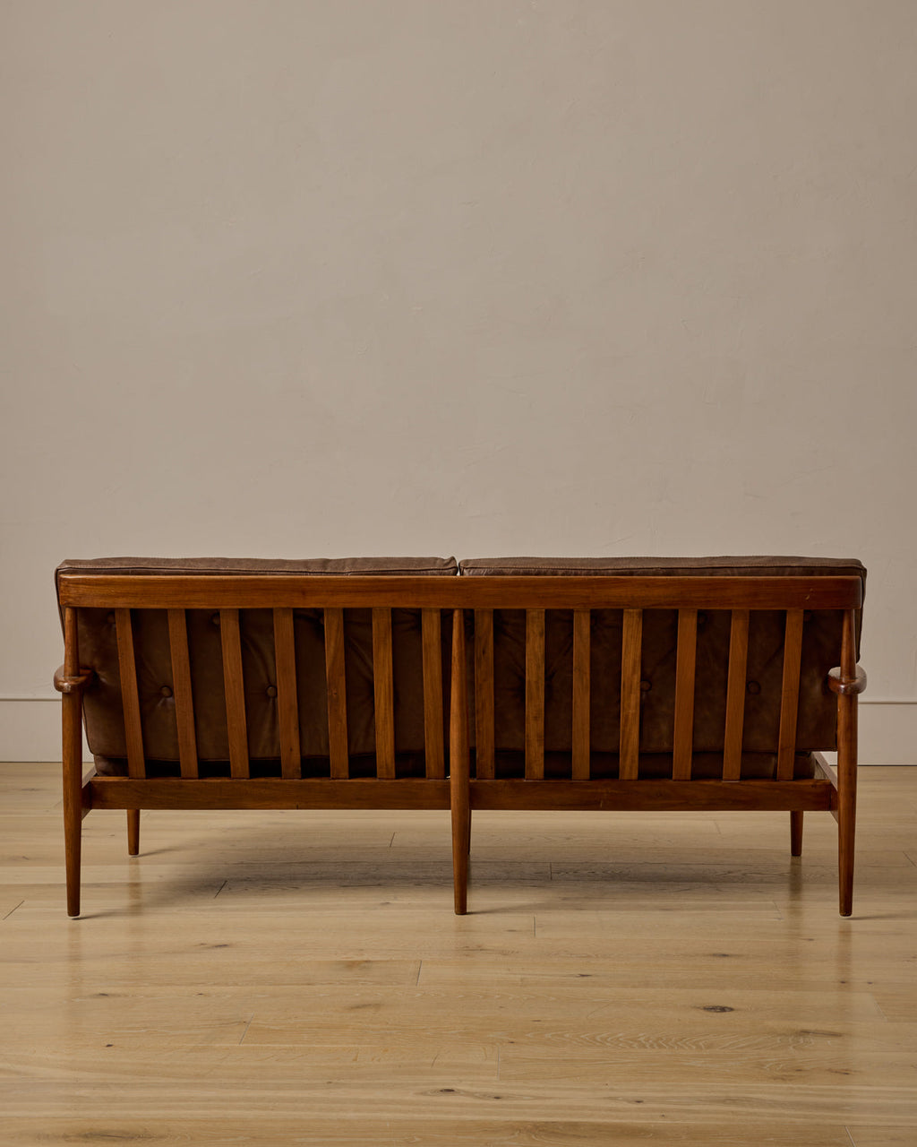 Lostine - Mid - Century Tufted Leather Sofa