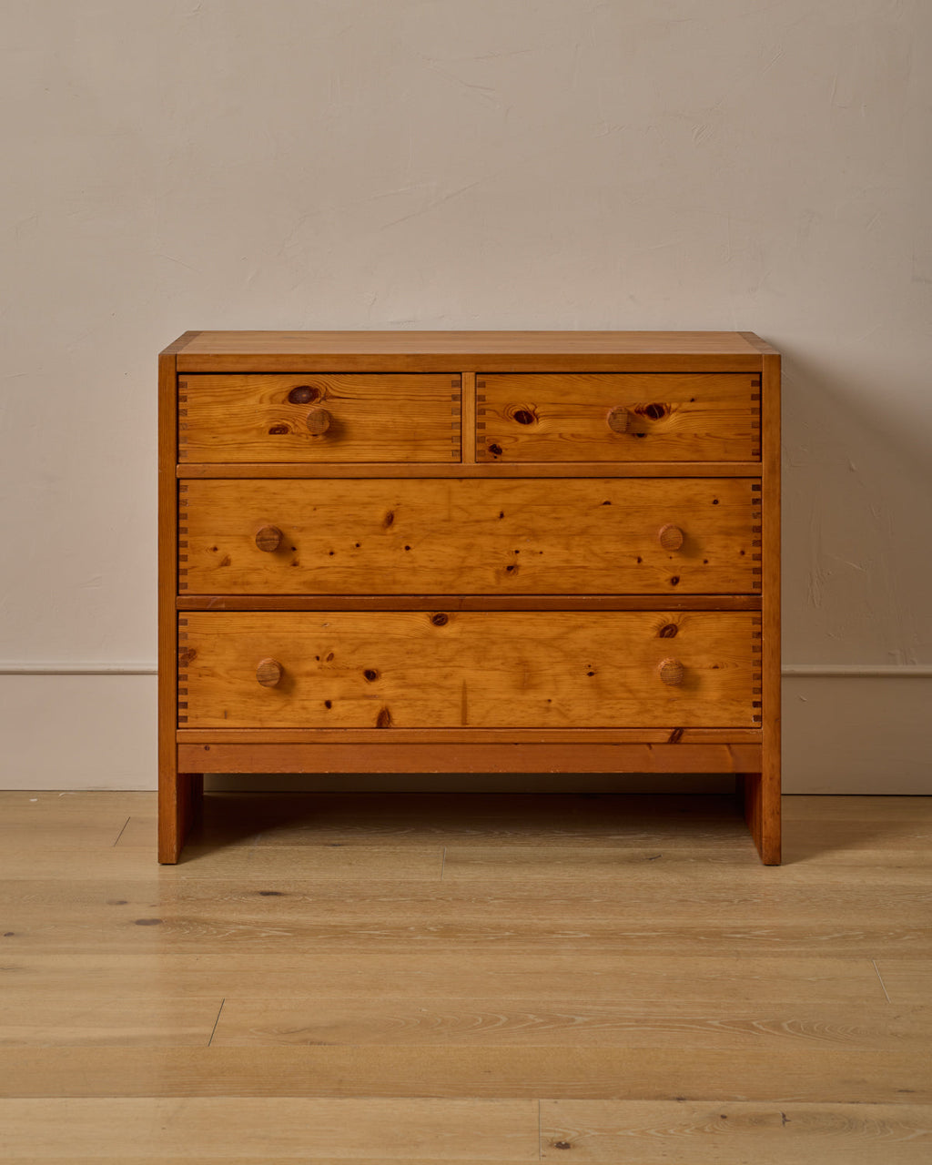 Lostine - Swedish Pine Chest of Drawers