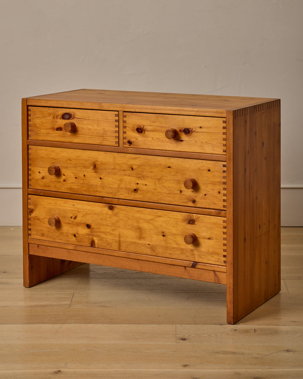 Lostine - Swedish Pine Chest of Drawers