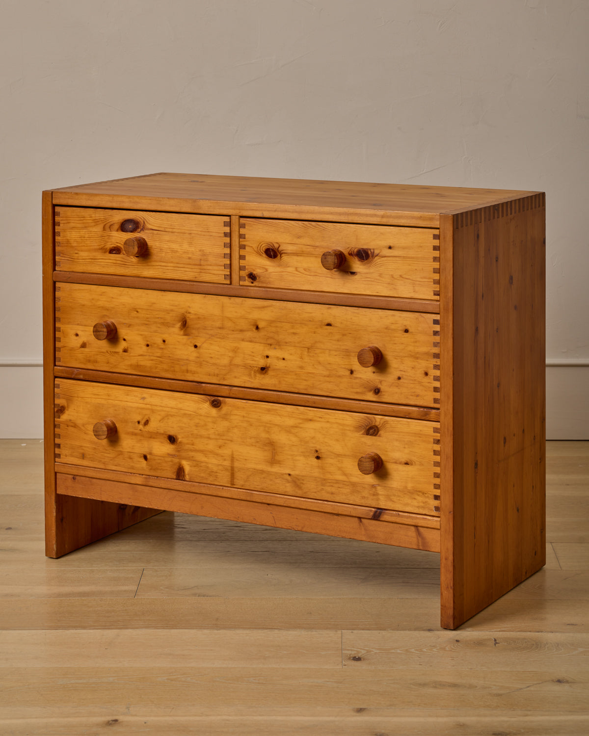Lostine - Swedish Pine Chest of Drawers