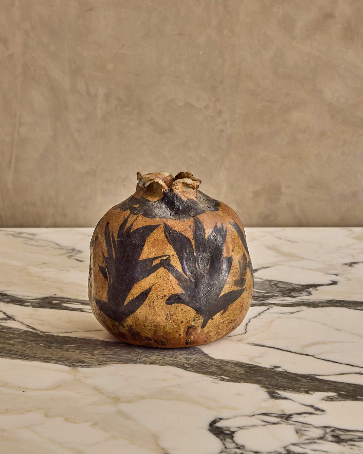 Lostine - Crow Rim Ceramic Vase