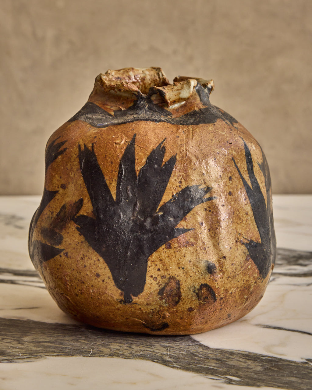 Lostine - Crow Rim Ceramic Vase
