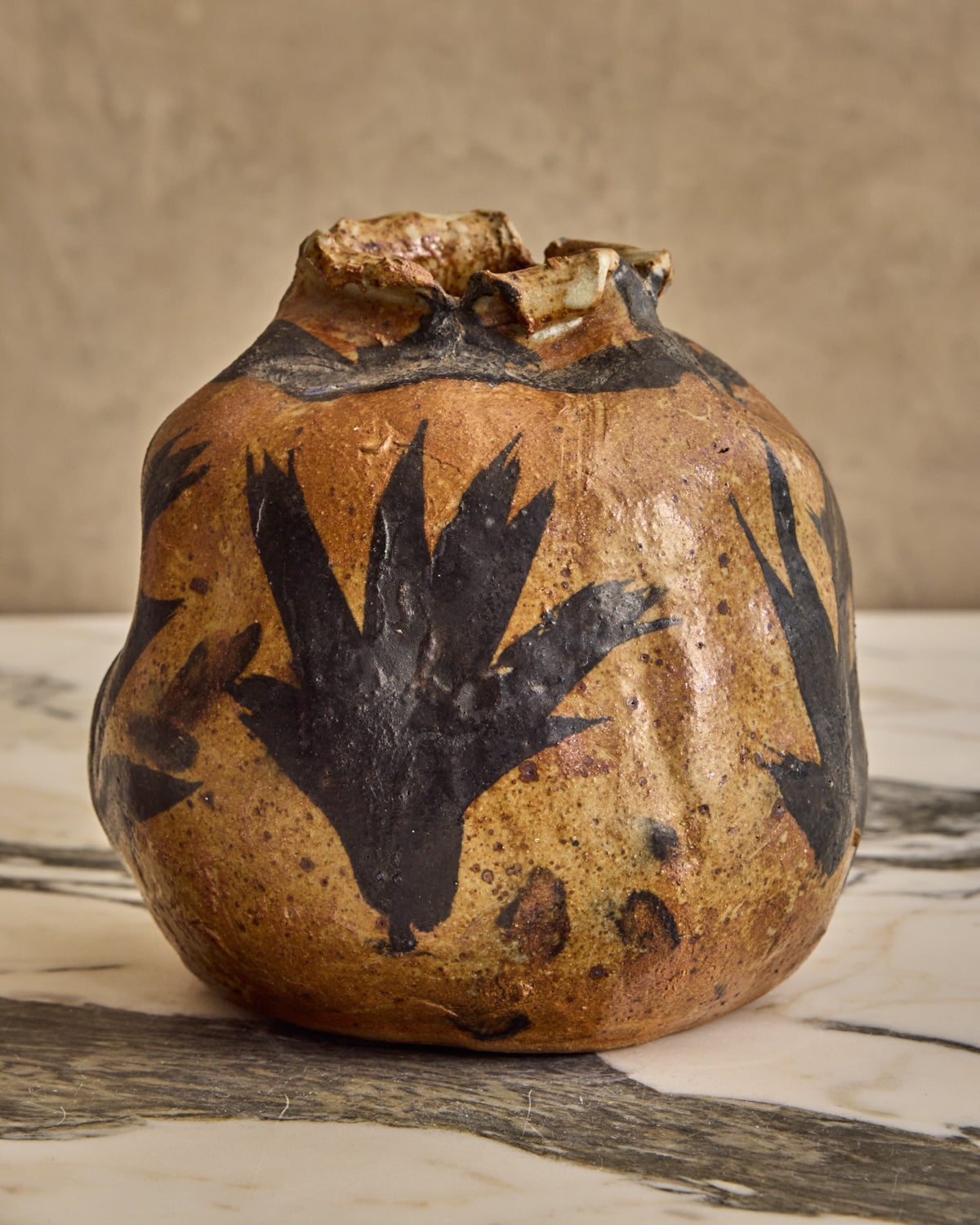 Lostine - Crow Rim Ceramic Vase