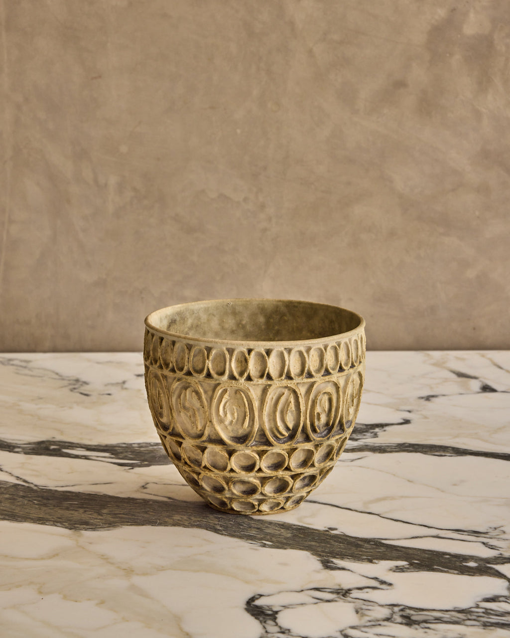 Lostine - Well Curved Studio Ceramic