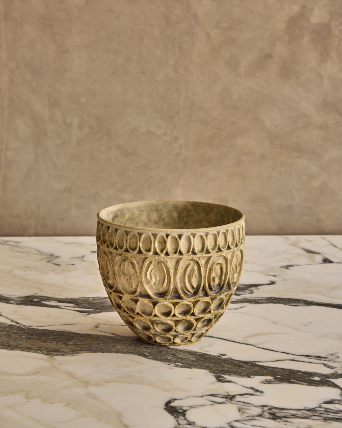 Lostine - Well Curved Studio Ceramic