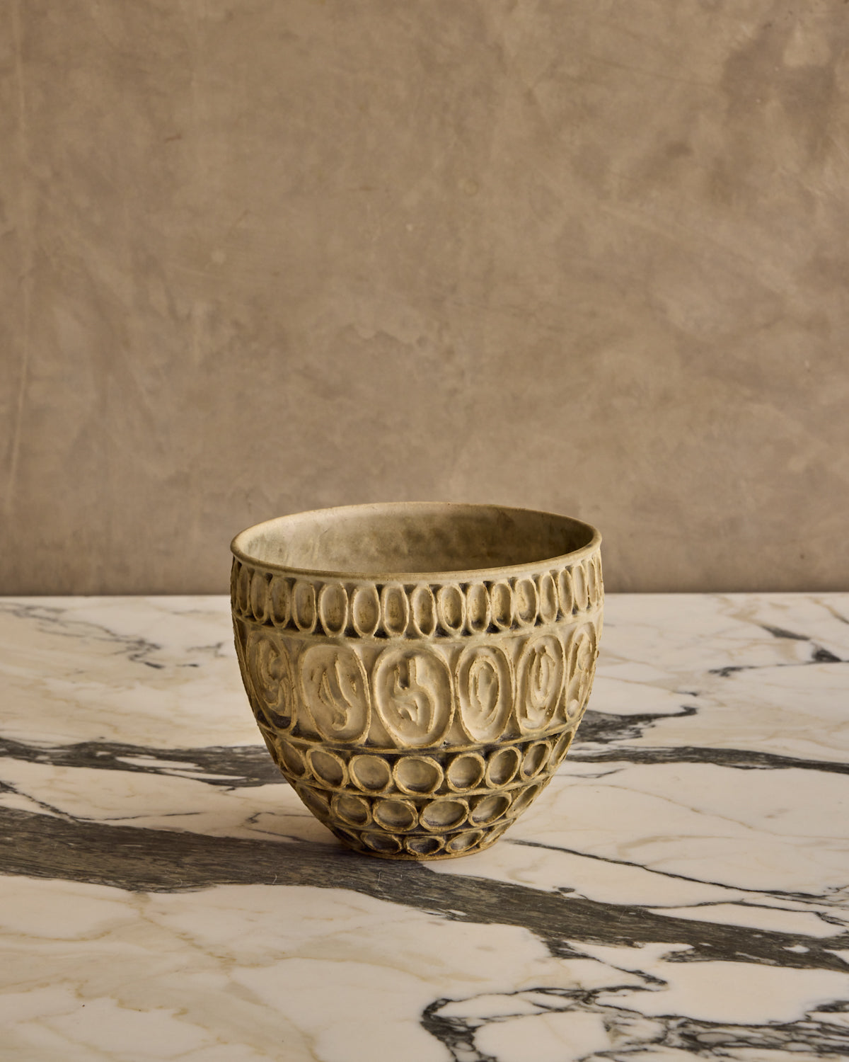Lostine - Well Curved Studio Ceramic
