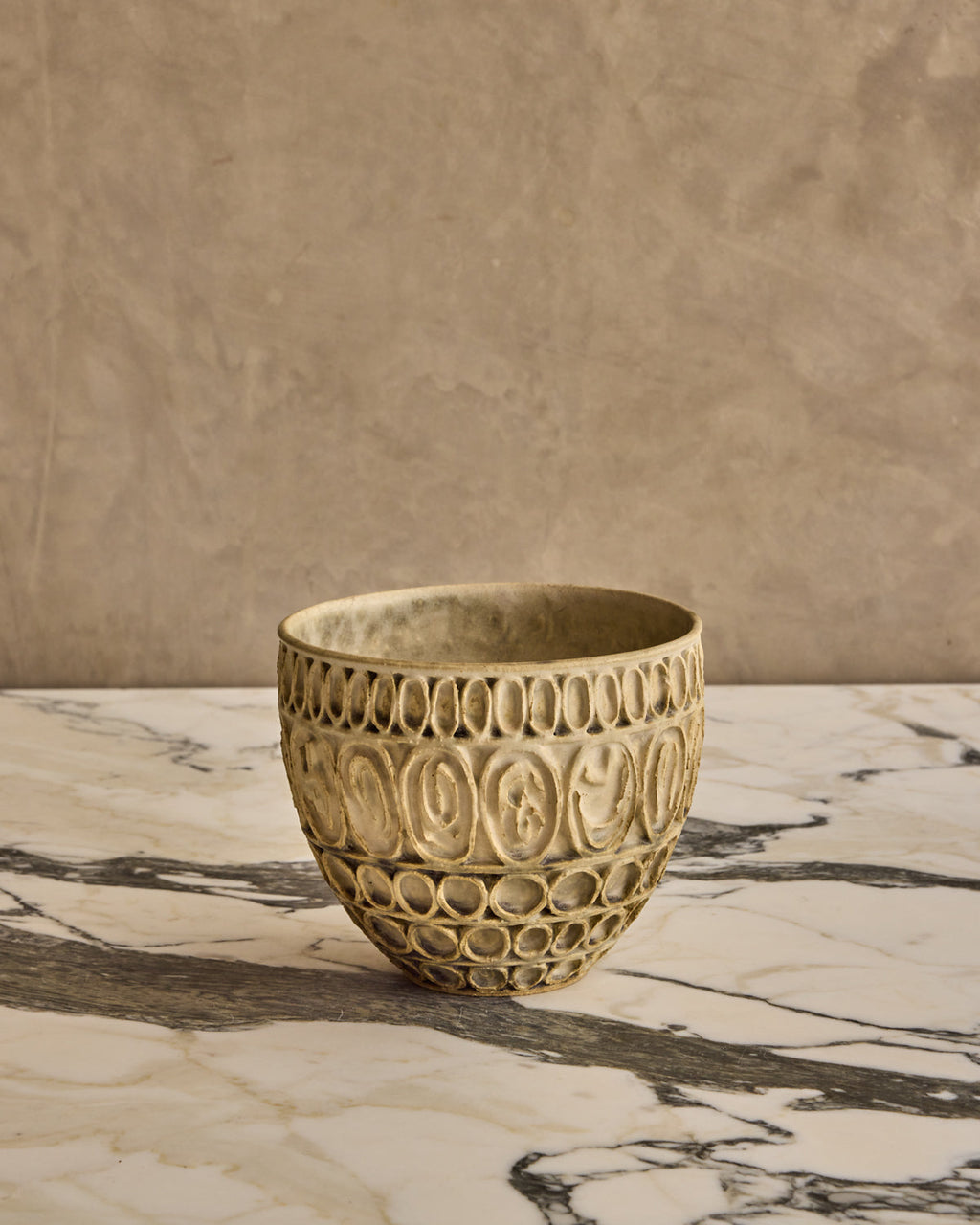 Lostine - Well Curved Studio Ceramic