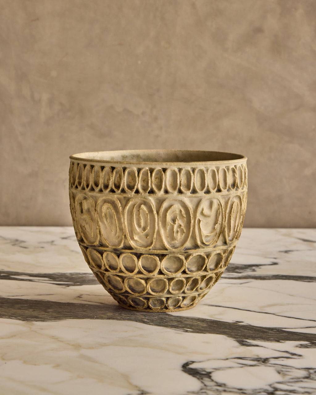 Lostine - Well Curved Studio Ceramic